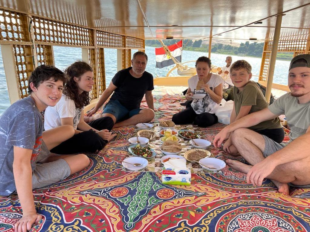 Nile Felucca Adventure Hotell Aswan Exteriör bild